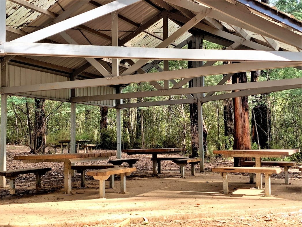 Picnic rotunda (open sides)