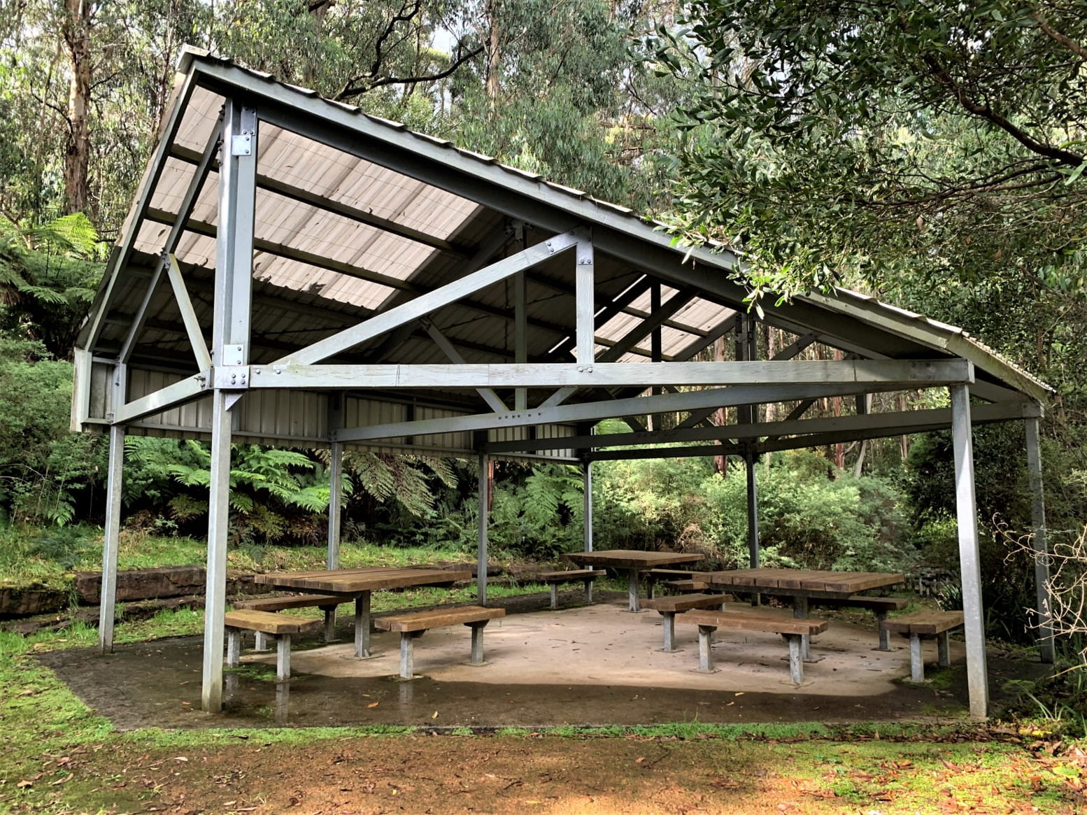 Upper section with single side accessible picnic tables