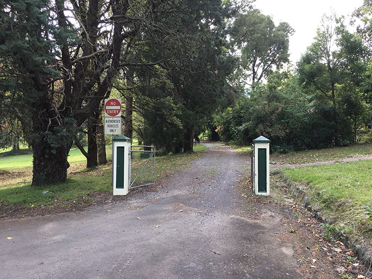 Maroondah Reservoir Park service road entrance