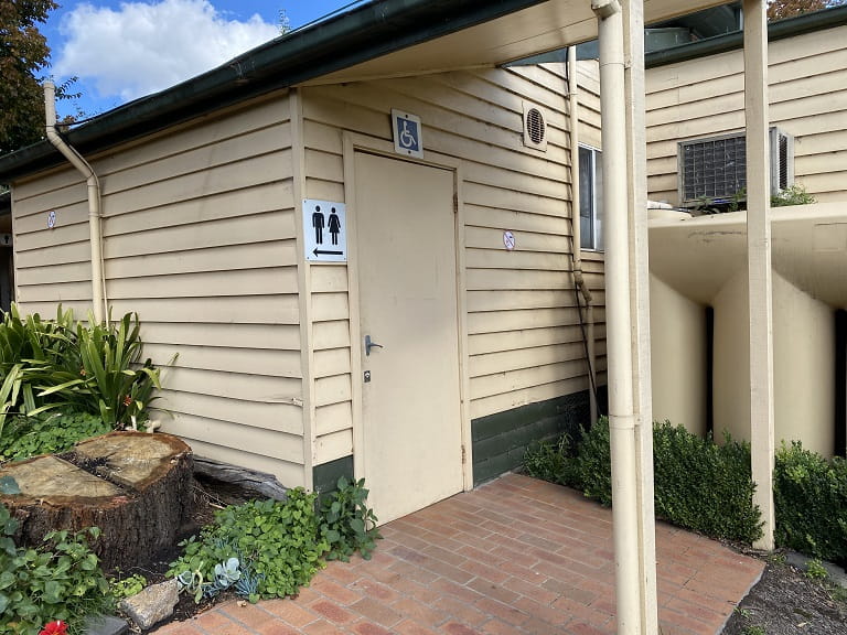 Plenty Gorge Hawkestowe Toilets