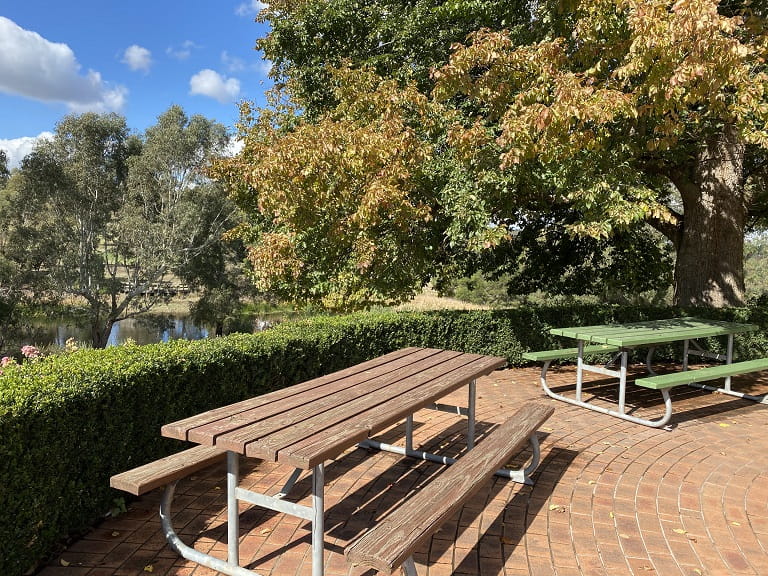 Plenty Gorge Hawkestowe Patio