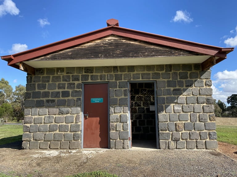 Plenty Gorge Red Gum Toilet Block