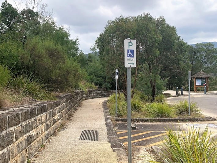 Pedestrian path 1 from car park to information shelter