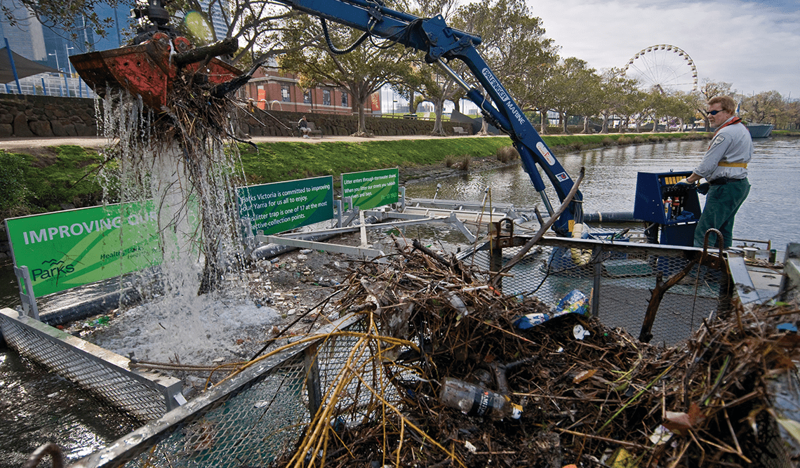 Litter being pulled from the Yarra River