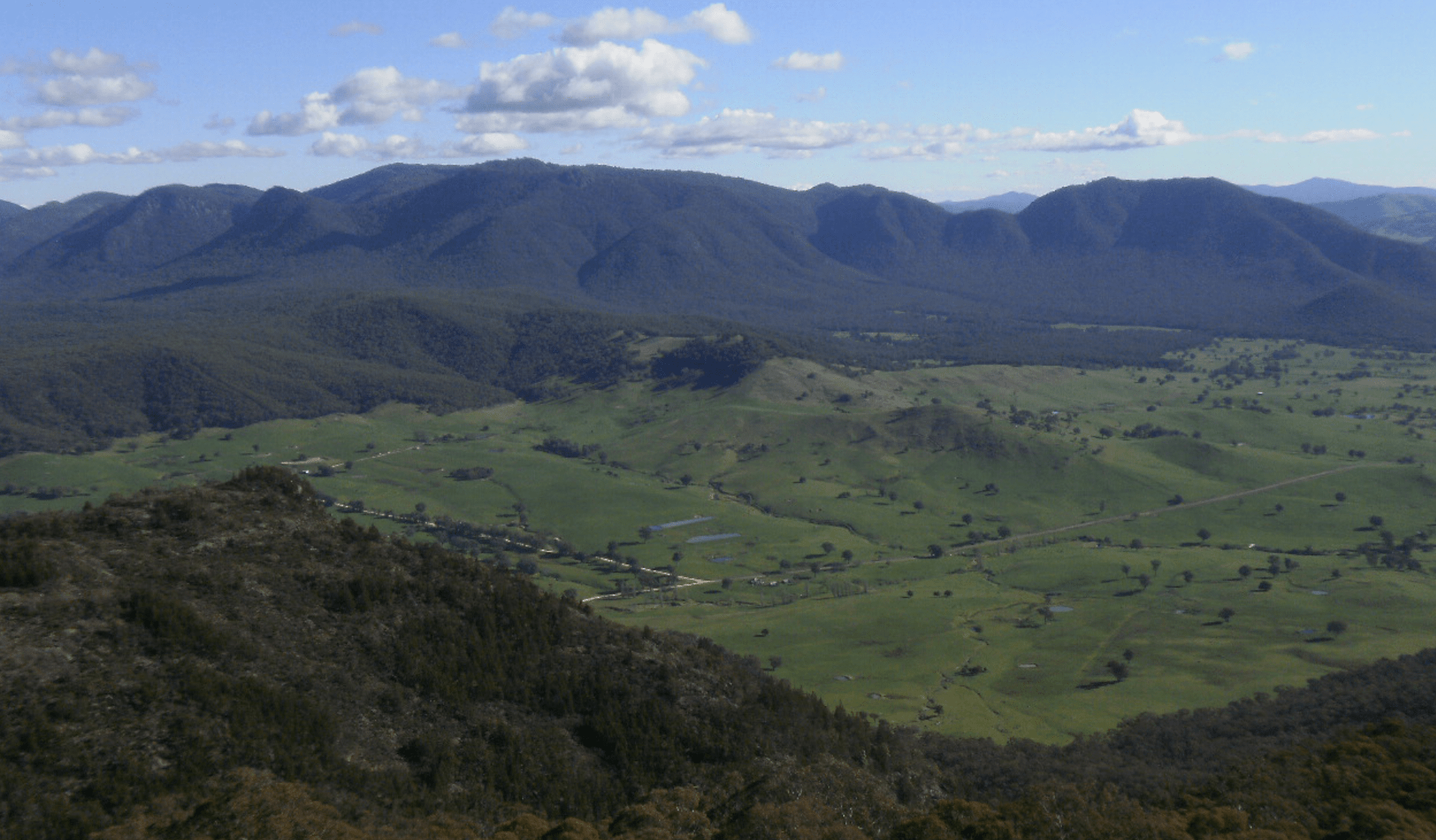 The view of Burrowa-Pine Mountain National Park from Pine Mountain
