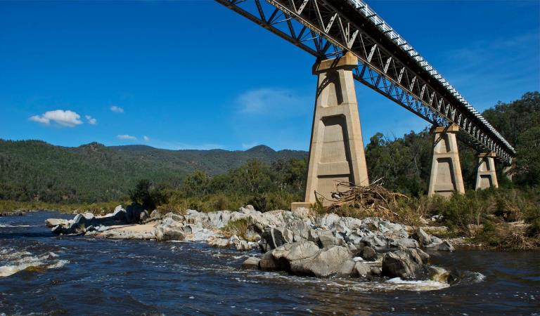 Mackillops Bridge across the Snowy River